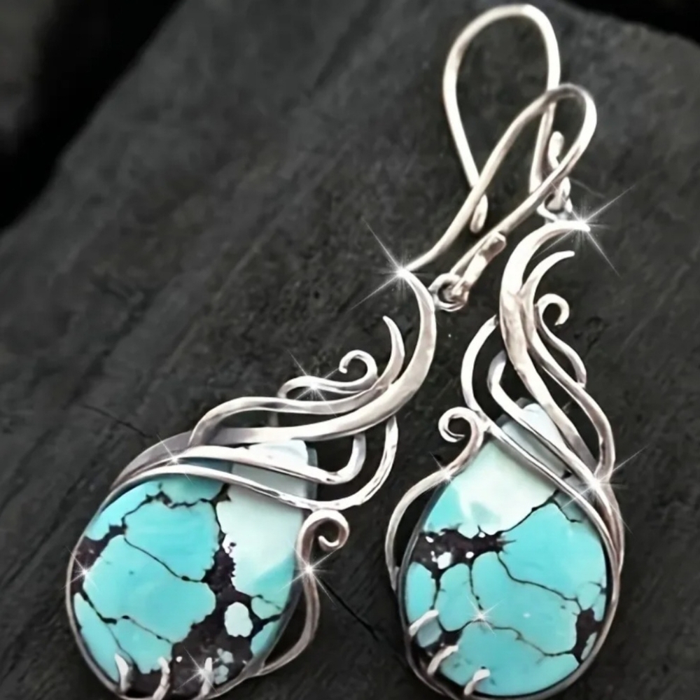 🏷SALE🏷Silver teardrop. Vintage stone dangle earrings. NWT. Fast Ship.